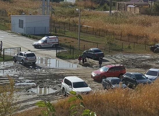 Горожане жалуются на грязь возле ФОКа на юге Волгограда